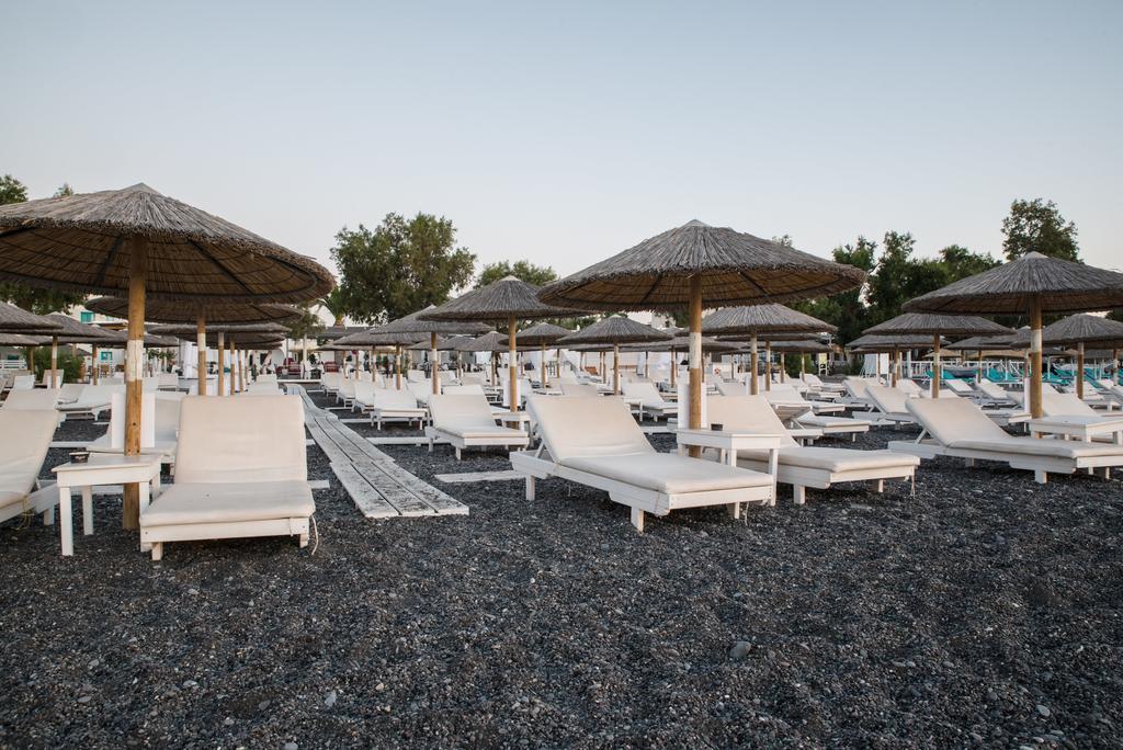 Beach Boutique Hotel Камари Экстерьер фото